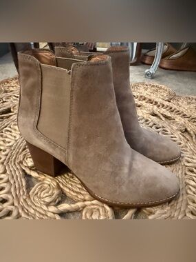 Madewell Taupe Suede Block Heel Ankle Boots Size 7